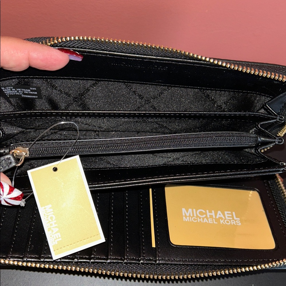 MK Wristlet - Picture 6 of 6